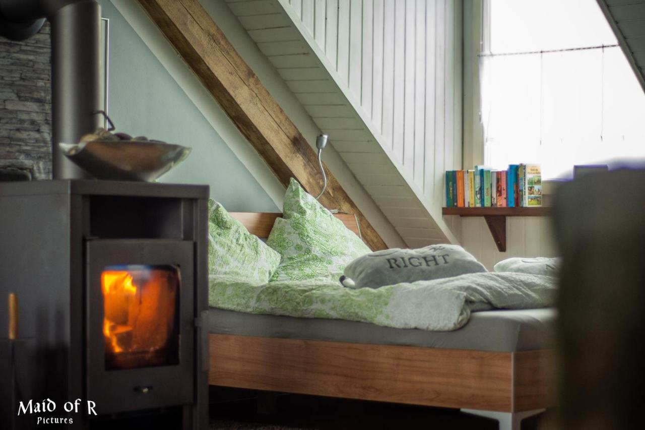 Hof Vierzehnender Im Hohen Venn - 70Qm Fachwerk-Studio - Grosses Wohn-Schlafzimmer Mit Dachterrasse Und Kaminofen - Separate Kueche - Perfekt Fuer Paare - Monschau - Eifel - Hunde Willkommen - Islandpferde Екстериор снимка