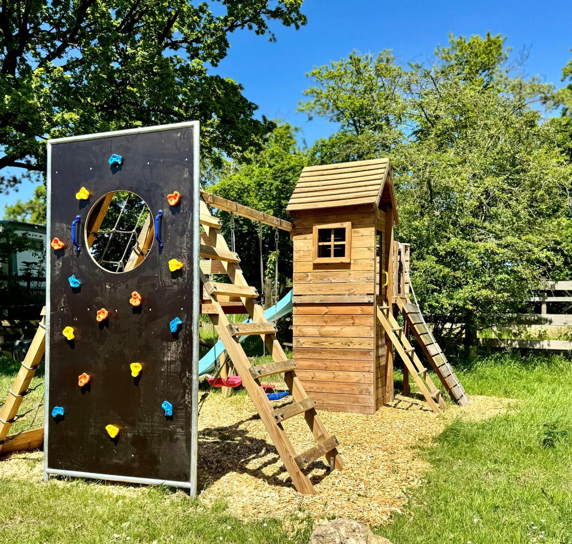 Hof Vierzehnender Im Hohen Venn - 70Qm Fachwerk-Studio - Grosses Wohn-Schlafzimmer Mit Dachterrasse Und Kaminofen - Separate Kueche - Perfekt Fuer Paare - Monschau - Eifel - Hunde Willkommen - Islandpferde Екстериор снимка